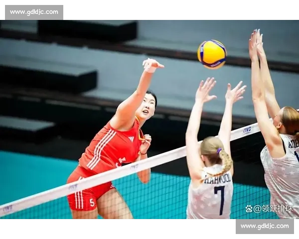 发球定乾坤!中国女排 3-0 横扫美国,三局末关键 ACE 铸造完胜 发球定乾坤!中国女排 3-0 横扫美国,三局末关键 ACE 铸造完胜