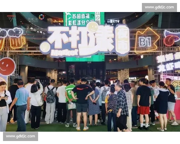盐城苏超主题邮局成球迷打卡新地标,单日接待超万人 盐城苏超主题邮局成球迷打卡新地标,单日接待超万人