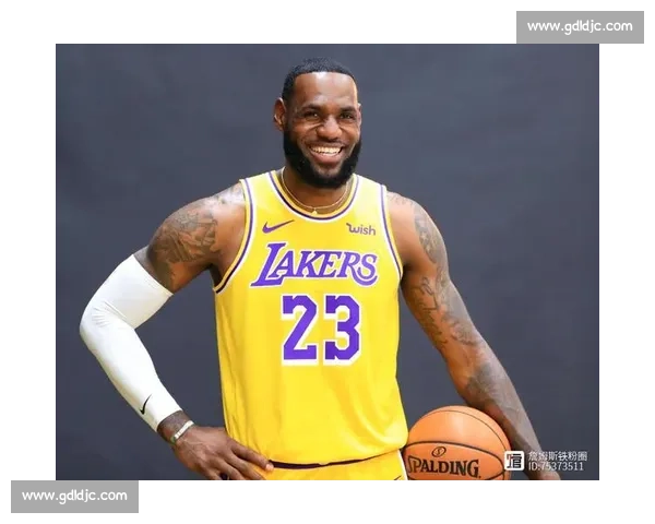 霍里再发警告：佩林卡赛季末恐下课 湖人不进西决必换帅