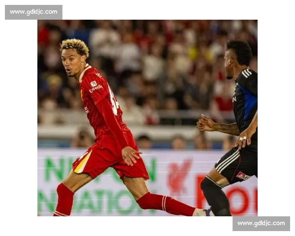 曼联 9 号位争夺战白热化！埃基蒂克成红魔利物浦切尔西三强猎物