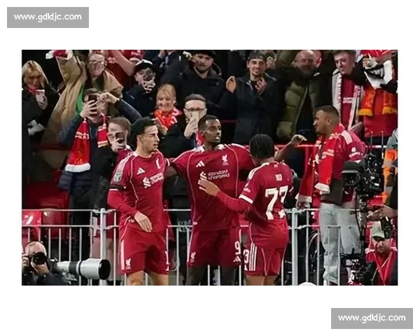 曼联 9 号位争夺战白热化!埃基蒂克成红魔利物浦切尔西三强猎物 曼联 9 号位争夺战白热化!埃基蒂克成红魔利物浦切尔西三强猎物