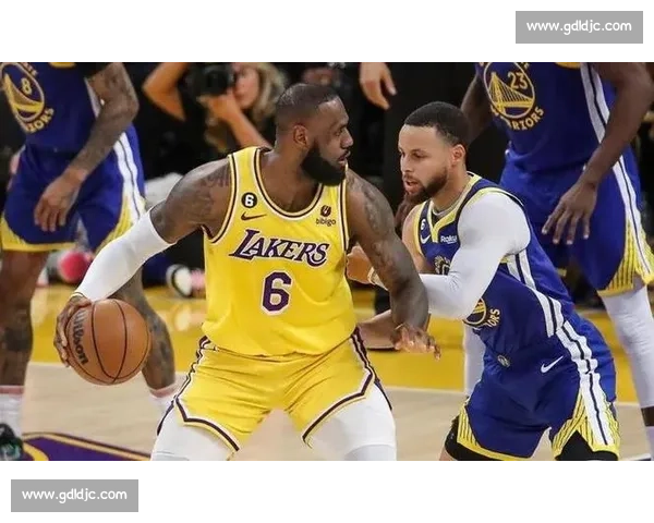 骑士对阵勇士G4前瞻与胜负走势预测分析关键球员表现与战术博弈